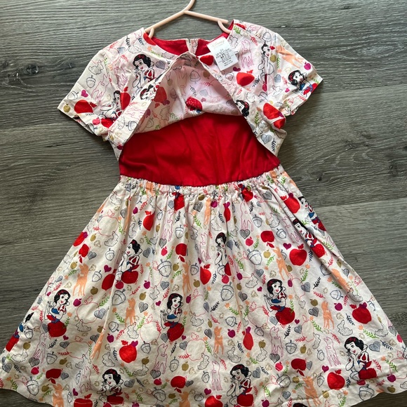 Snow White print dress 5/6 girls - Picture 2 of 5